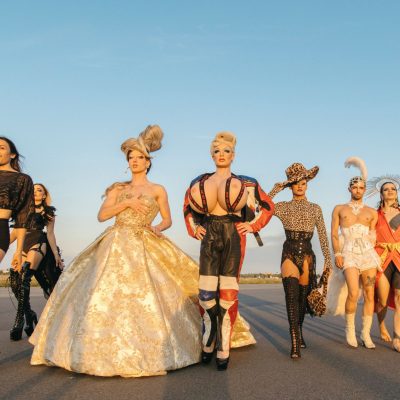 Carnivale Royale Berlin: Glitzer, Drag und moderner Zirkus im Chamäleon