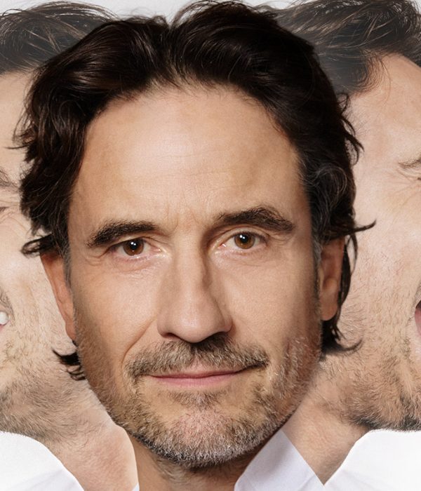 Vanya: Ein Schauspieler, acht Figuren und ein Abend voller schwarzem Humor
